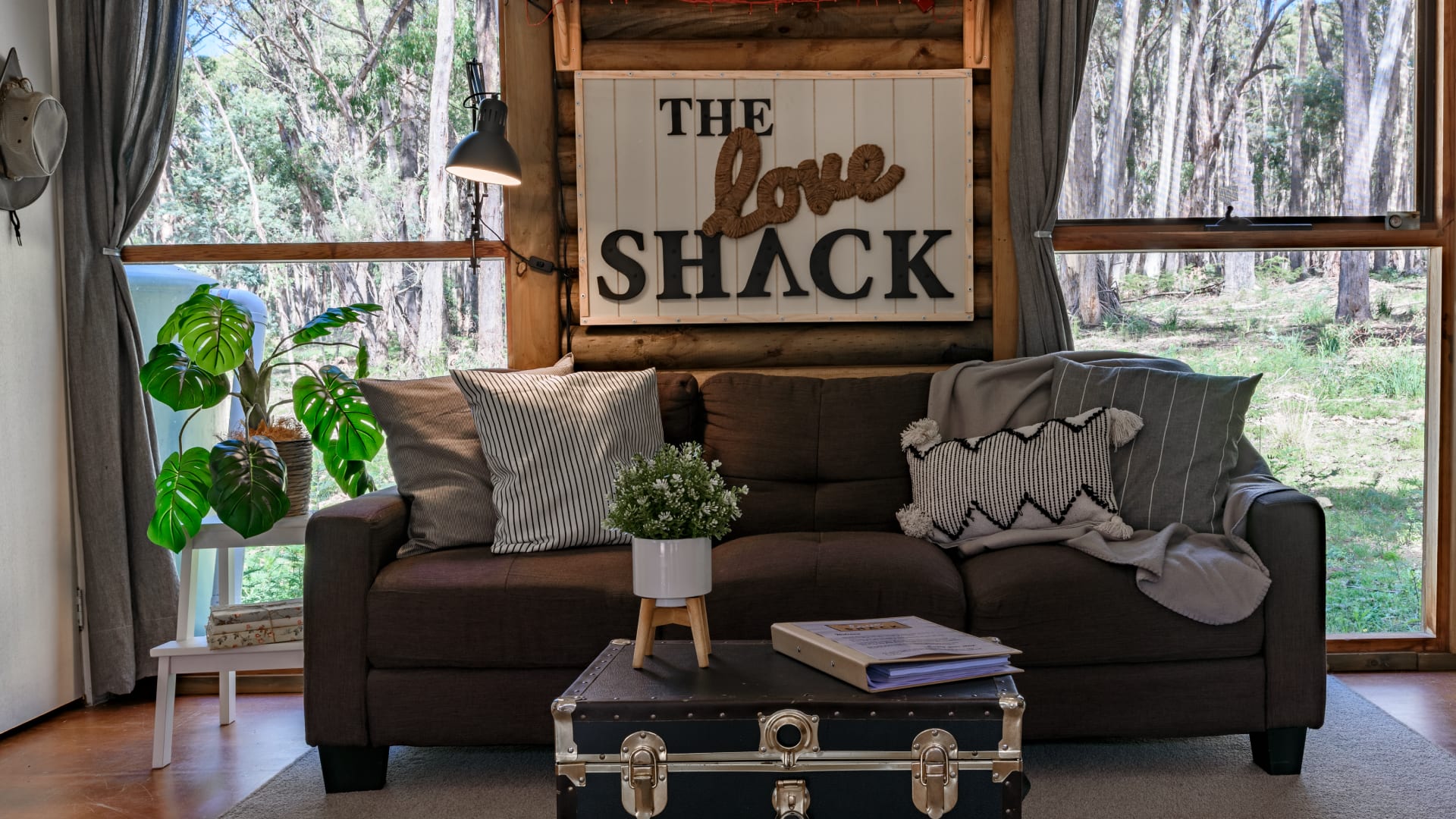 The Love Shack | Wheatsheaf | Image 002